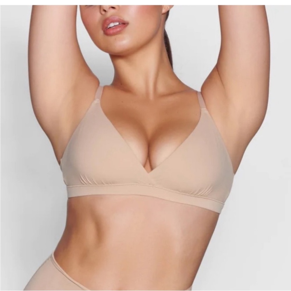SKIMS Fits Everybody Crossover Bralette Sand NWT size XS